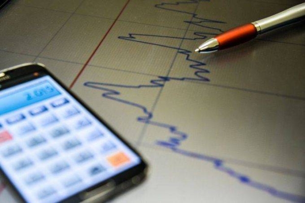 Ibovespa recua com IBC-Br ligeiramente acima do esperado