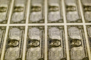D&oacute;lar enfraquece em agosto e deve continuar cedendo globalmente; entenda motivos